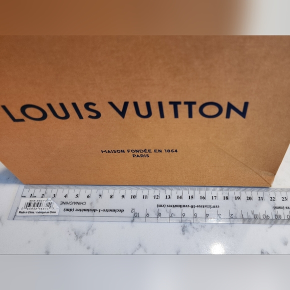 LOUIS VUITTON - Small giftbag (Authentic) - Picture 3 of 5